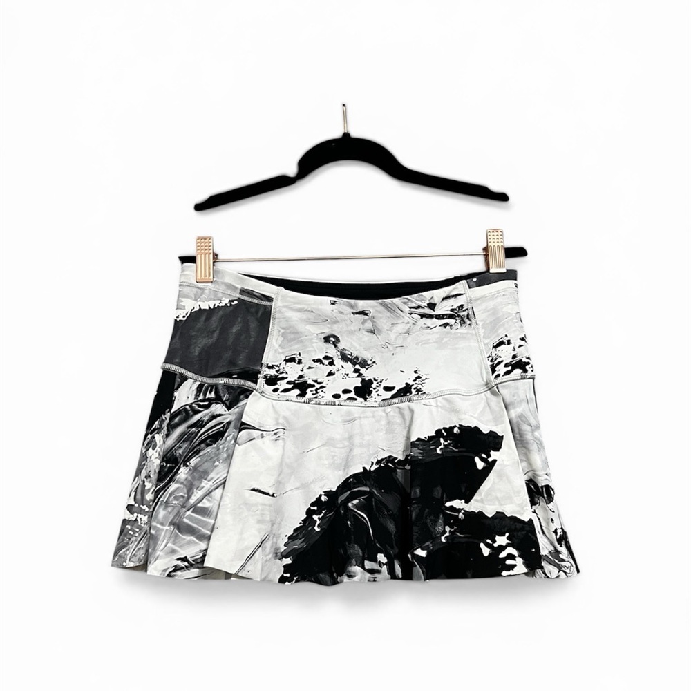 lululemon athletica Black and White Graphic Skirt